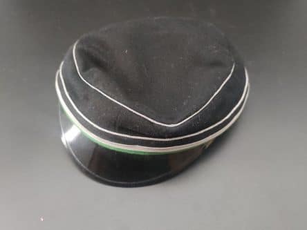 Mütze schwarz/silber/grün mit schwarzem Deckel