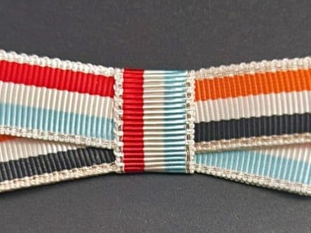 Gekreuzte Couleurschleife ohne Mittelschieber Vorderseite