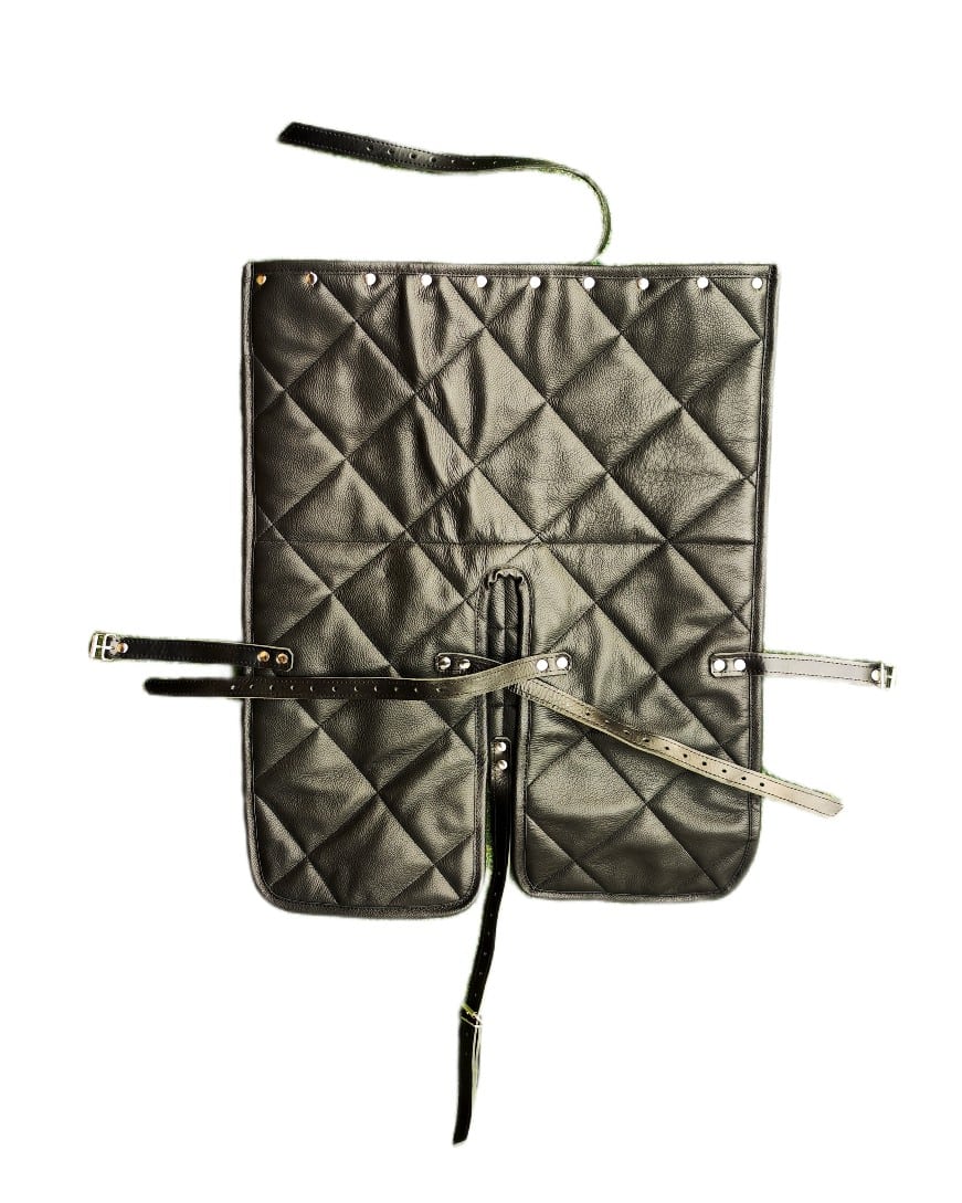 Tiefschutz aus Leder zum Pauken und Fechten bei Mensuren. Vorderseite